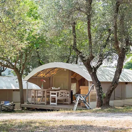 Κάμπινγκ Blucamp Natural Village Campiglia Marittima